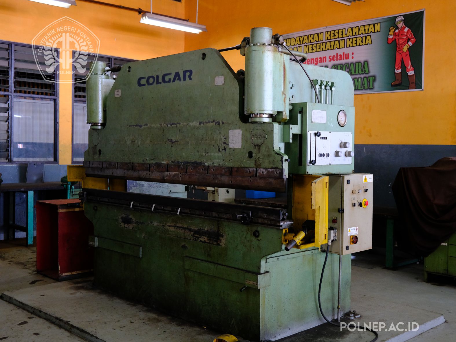 Bending Machine