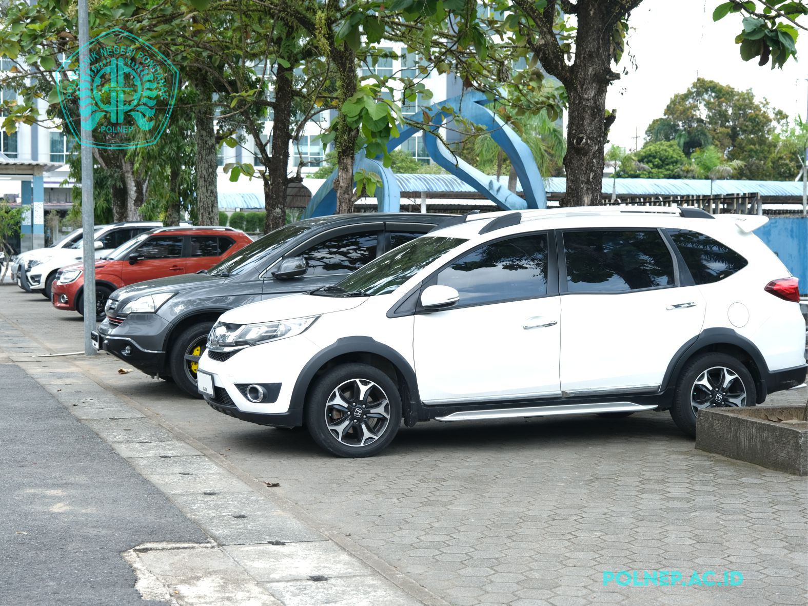 PARKIRAN MOBIL