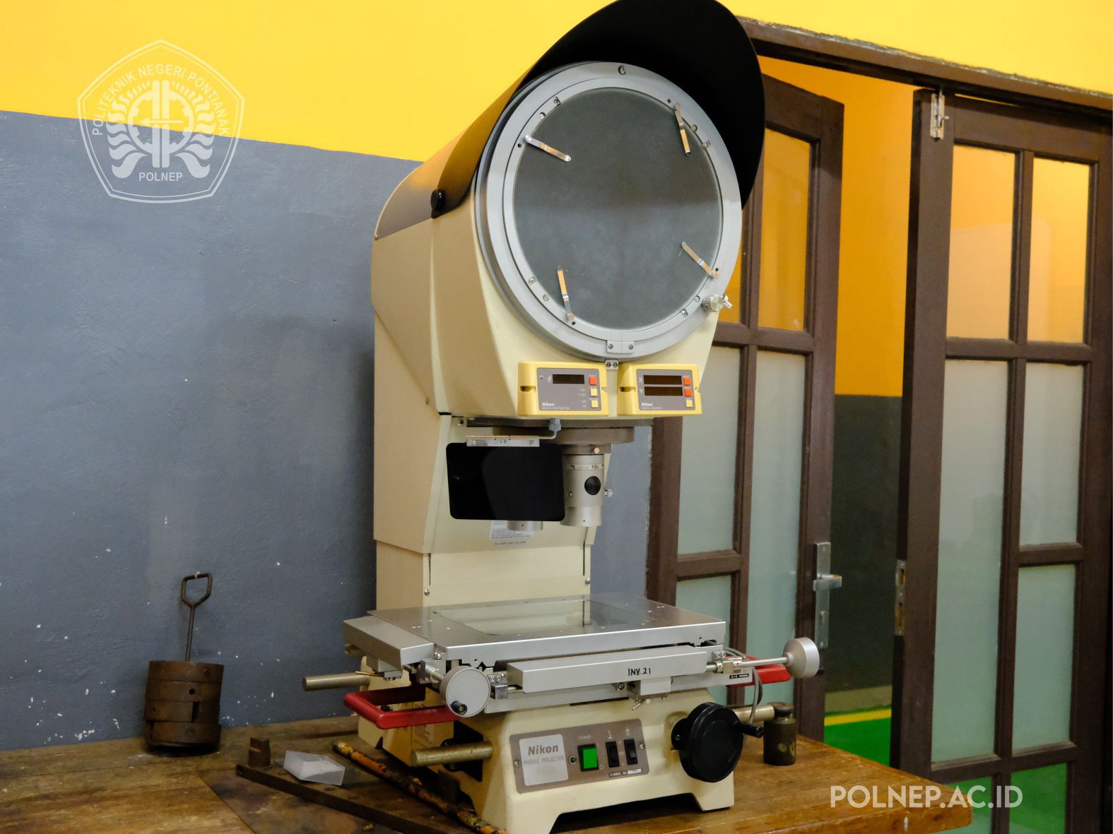 Profile Projector