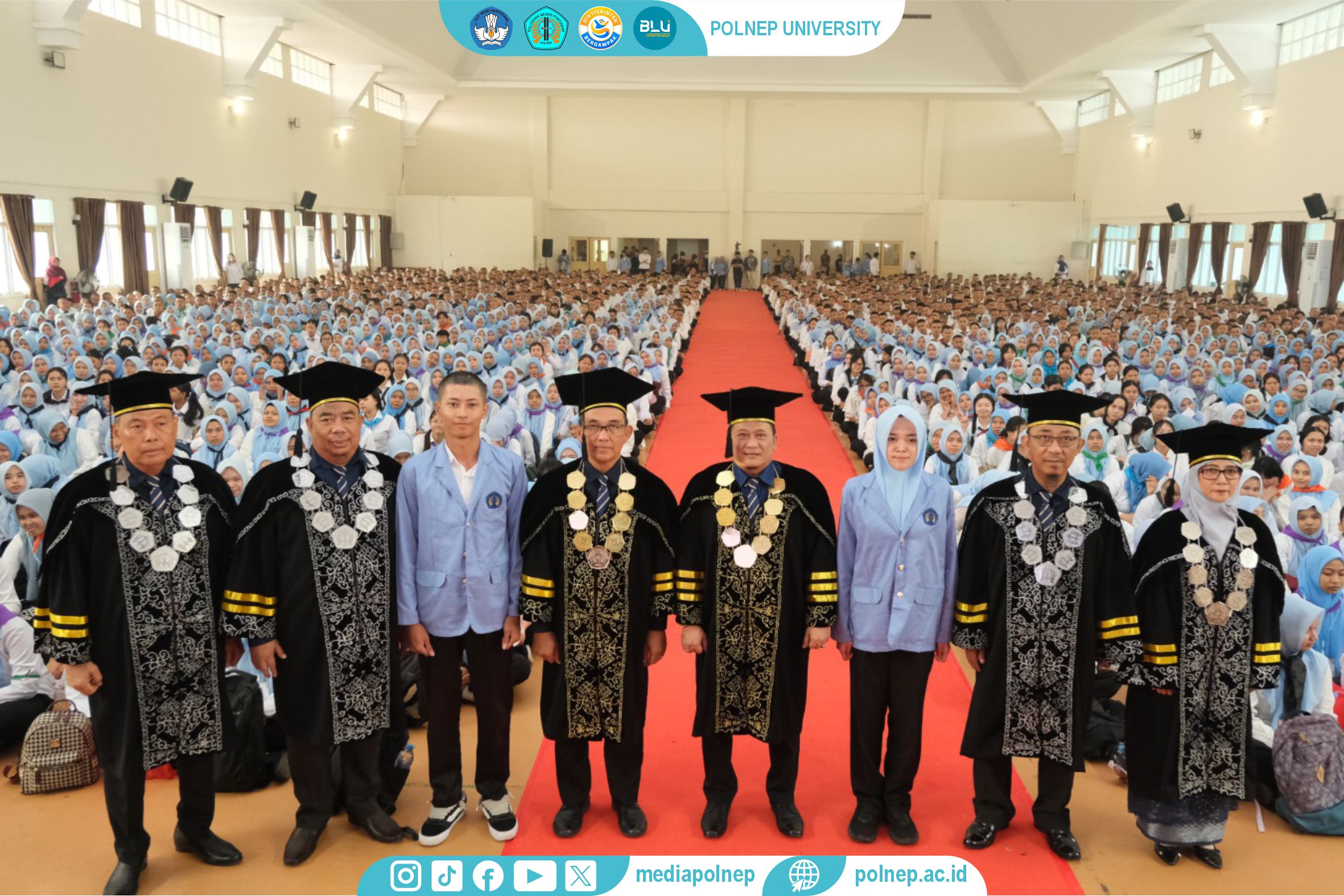AWALI PERJALANAN DI PERGURUAN TINGGI, RIBUAN MAHASISWA BARU POLNEP IKUTI RANGKAIAN PKKMB HARI PERTAMA YANG DIAWALI RAPAT TERBUKA SENAT
